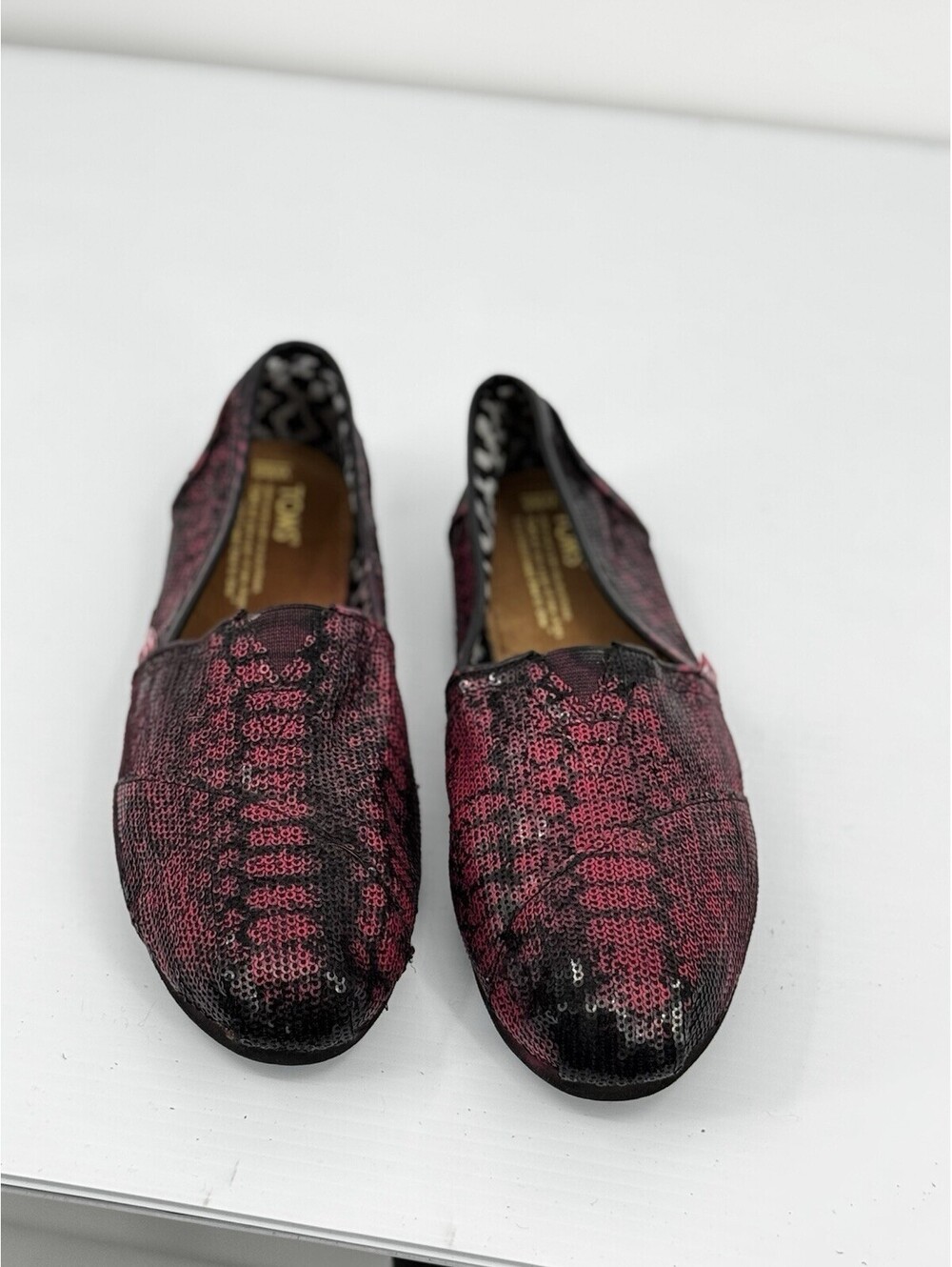 NEW TOMS Women’s Sequin Slip On Flats Black Pink Sparkle Alpargata Shoes